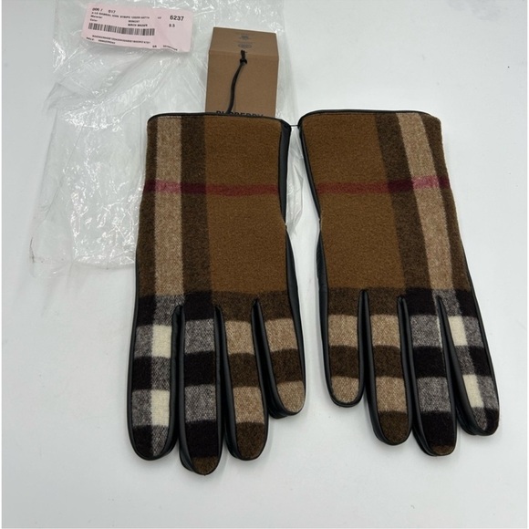 Unisex Burberry classic check leather gloves size 9.5 maiden in Italy - Picture 1 of 9